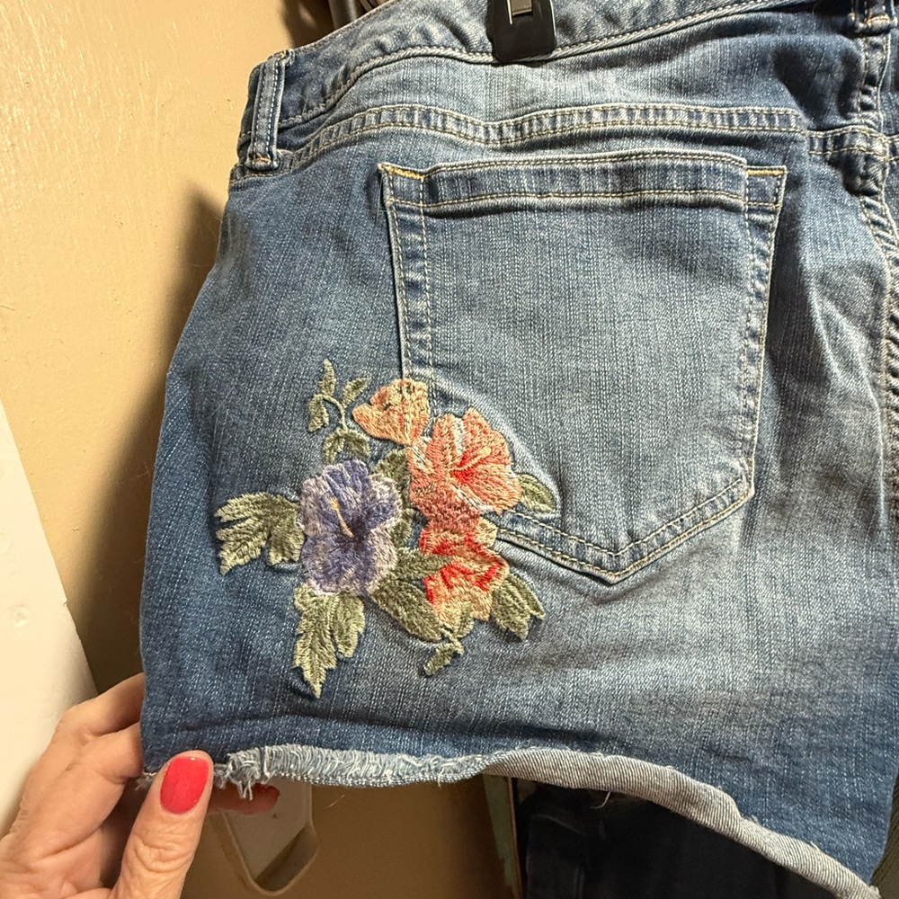 Torrid Blue Jean Shorts with Floral Embroidery - Picture 3 of 4